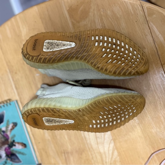 Yeezy Butters - Picture 2 of 2